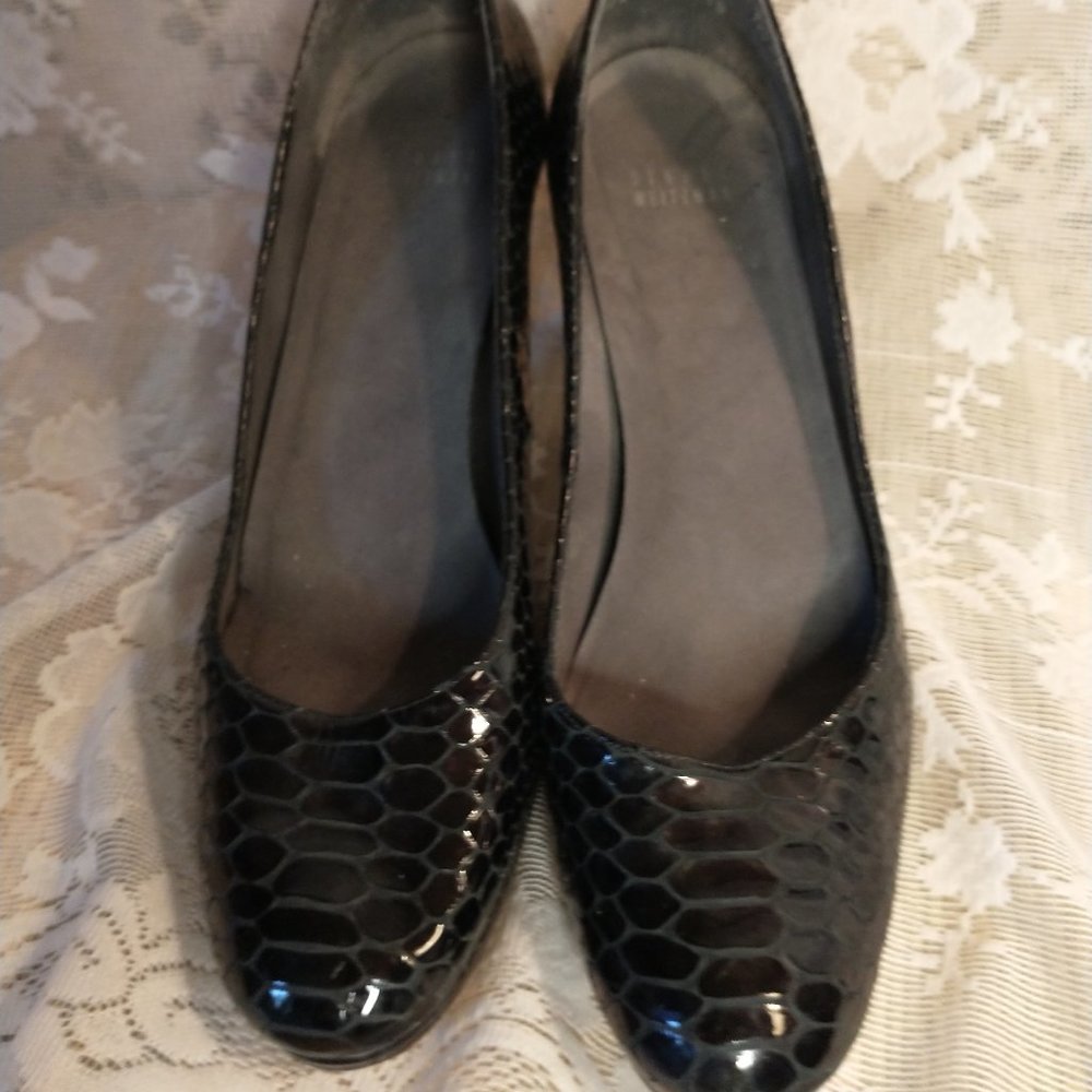Stuart Weitzman black snake embossed patent leather pumps size 10 M round toe
